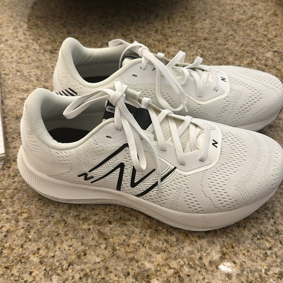 New Balance Dynasoft pro run v2. Women sneakers - Picture 2 of 6